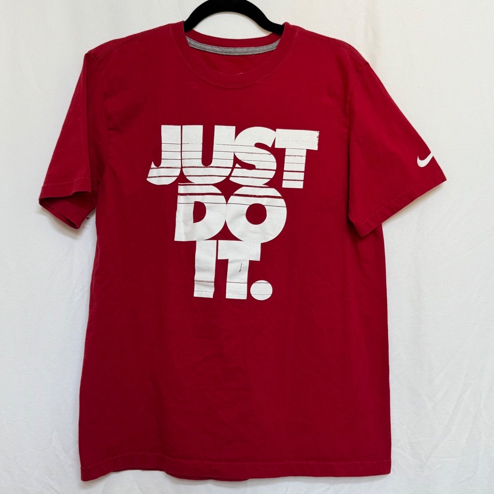 Nike Mens Just Do It Graphic Tee Red Short Sleeve Cotton T-Shirt Size M
